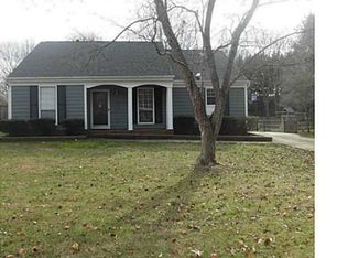 935 Brenham Ln, Matthews, NC 28105