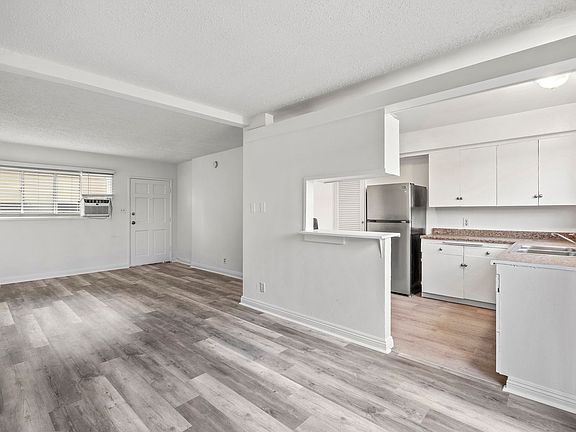 5th image of 811 Cory Dr #14