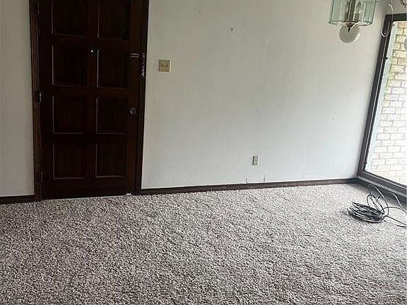 2nd image of 3135 Mary Dr