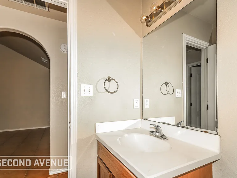 5541 Candace St — Photo 20