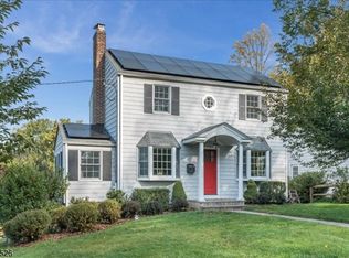 27 Sand Hill Rd, Morristown, NJ 07960