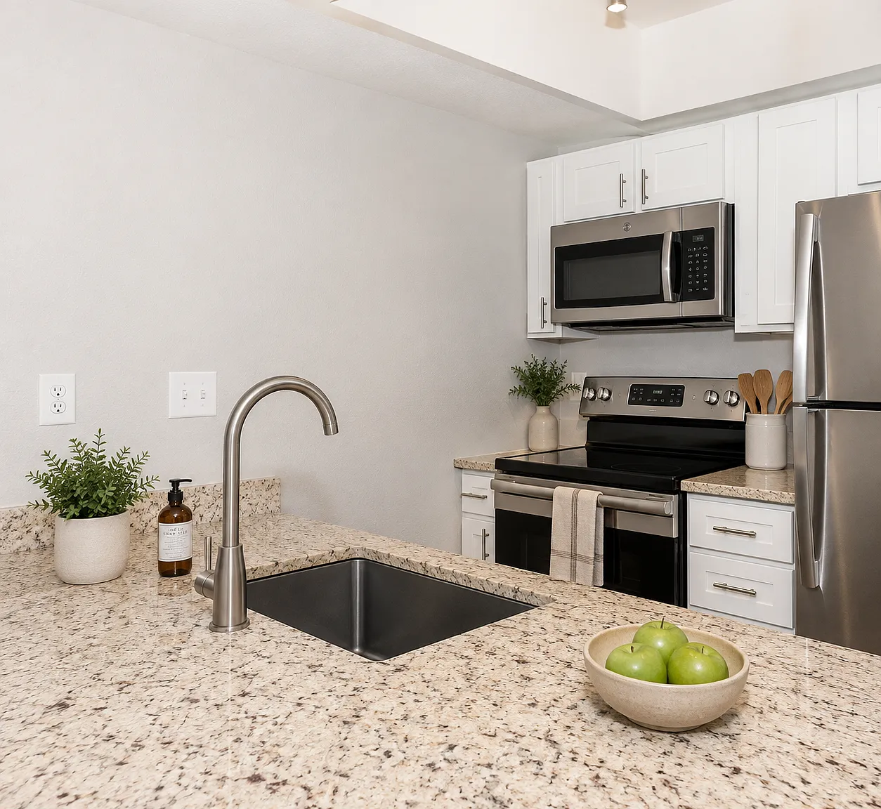Lamar Place Apartments — Photo 3