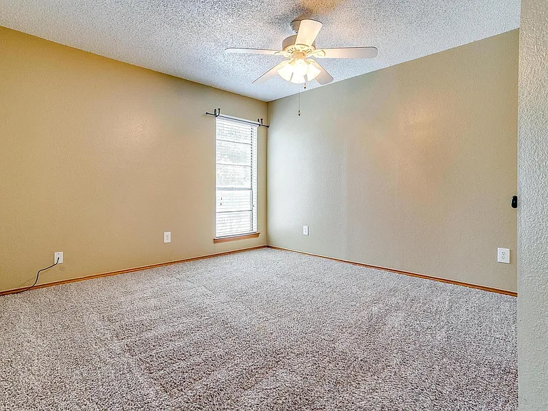 6428 Lago Vista Dr — Photo 9