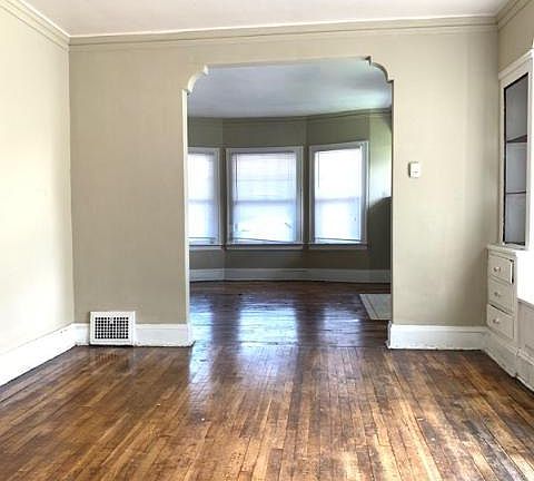 5th image of 3336 E 145th St #2