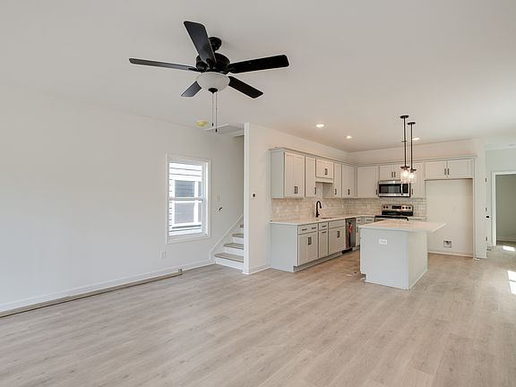 4th image of 412 Queen Ln Lot 92