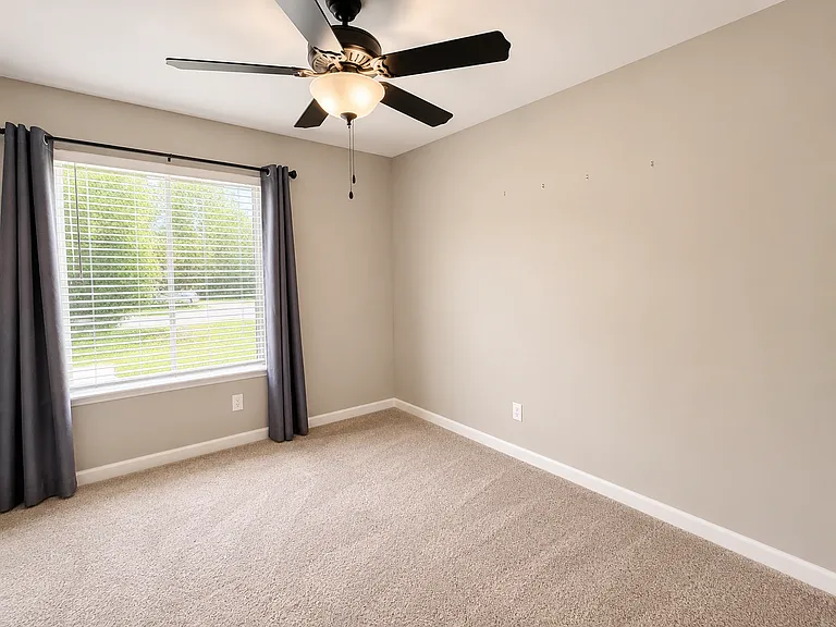 289 Honeysuckle Way — Photo 17