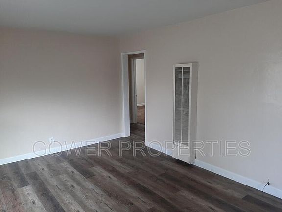 5th image of 130 S Pastoria Ave