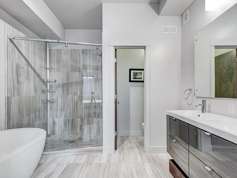 2103 W 32nd Ave #8 — Photo 25
