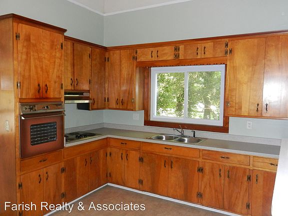 2nd image of 430-B College St
