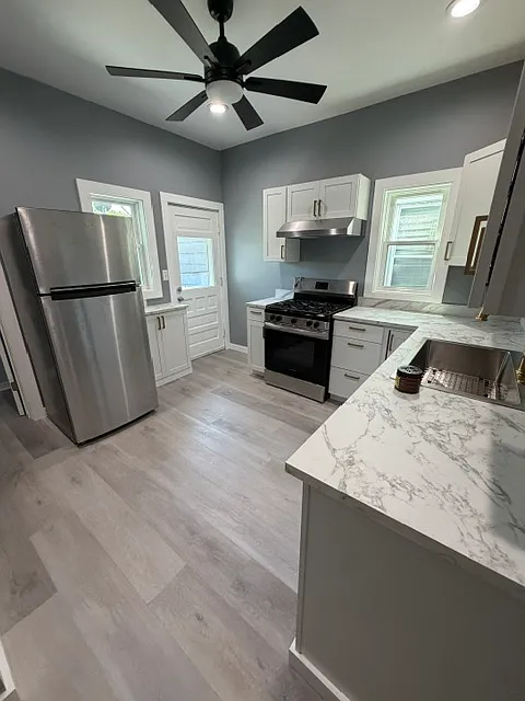 2 bed, 850 sqft, $1,200 — Photo 3