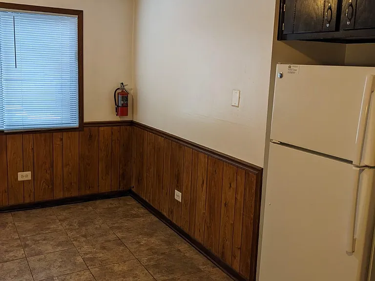 5642 W 107th St #2 BDRM — Photo 5