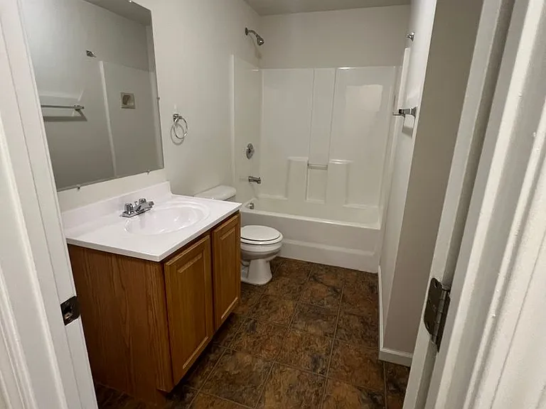 3 Bedroom 2 bath 2 car garage house — Photo 29