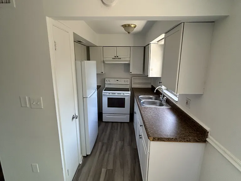 7029 Hibiscus Ave S #1 — Photo 8