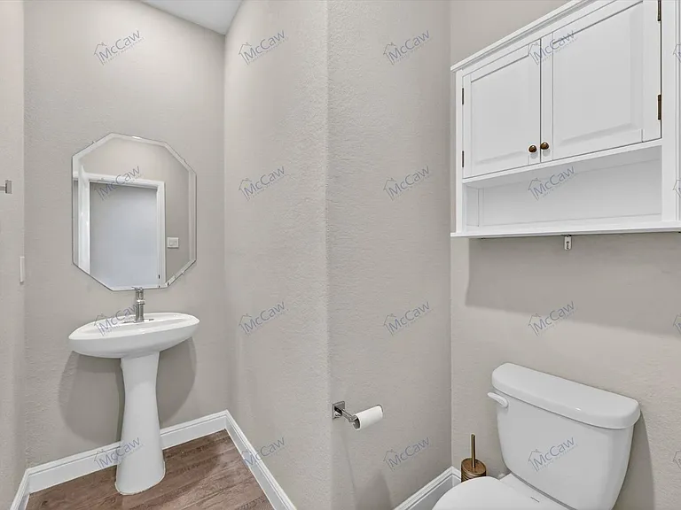 2521 Dunbarton Dr — Photo 18