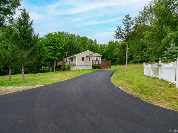 20 Townsend Extension, Poughquag, NY 12540