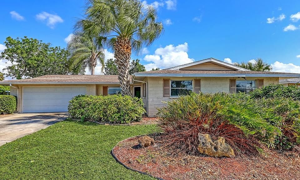 1st image of 2472 Breakwater Cir