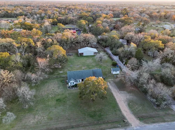 118 Pin Oak Ln, Hempstead, TX 77445