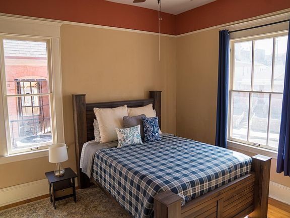3rd image of 1124 N El Paso St APT 3