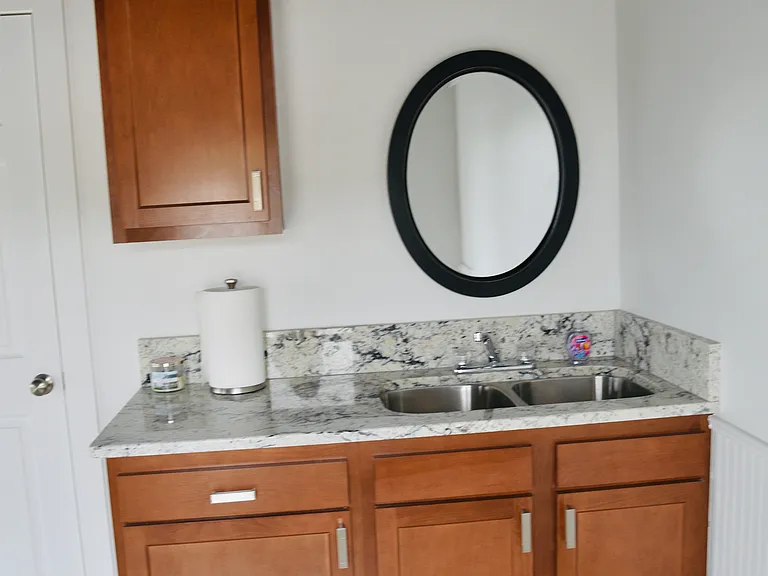 1815 E Broadway St — Photo 12