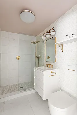 Bathroom, photo 2