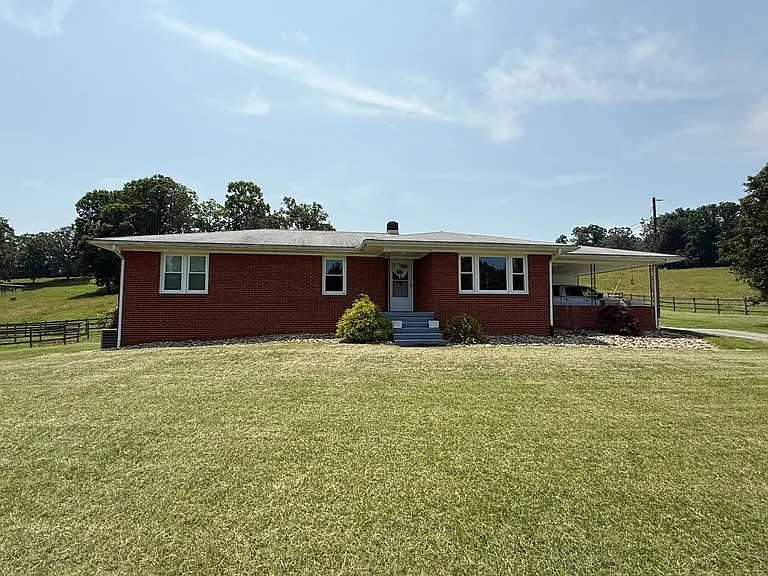 2459 Middlesettlements Rd — Photo 2