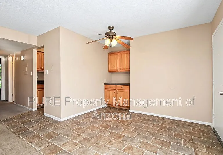 1224 E Evergreen St #102 — Photo 4