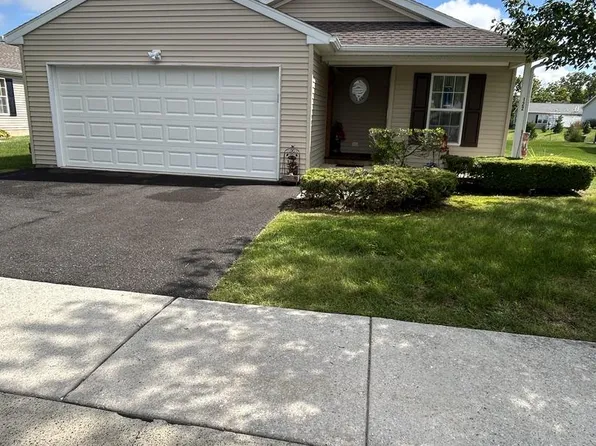 122 Random Rd, Douglassville, PA 19518