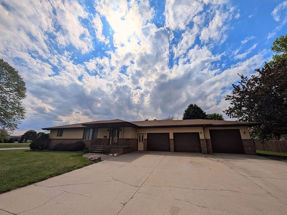 1st image of 285 1st Ave
