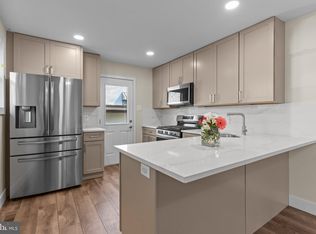 686 Spruce Rd, Warminster, PA 18974