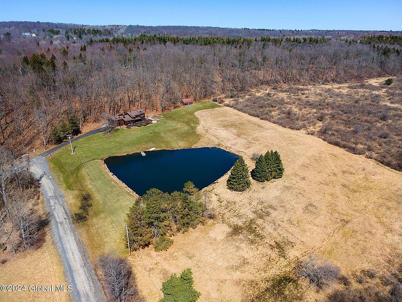 5th image of 618 Humphrey Road