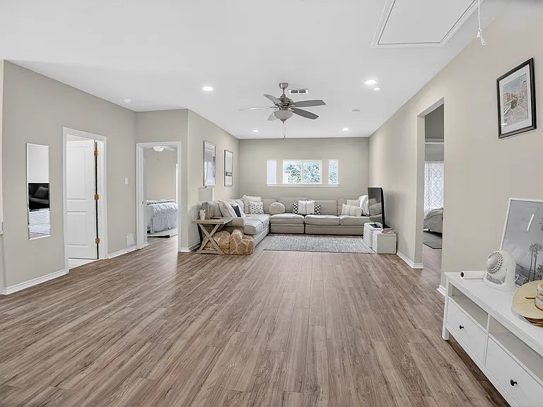 3136 Merida Ave — Photo 32
