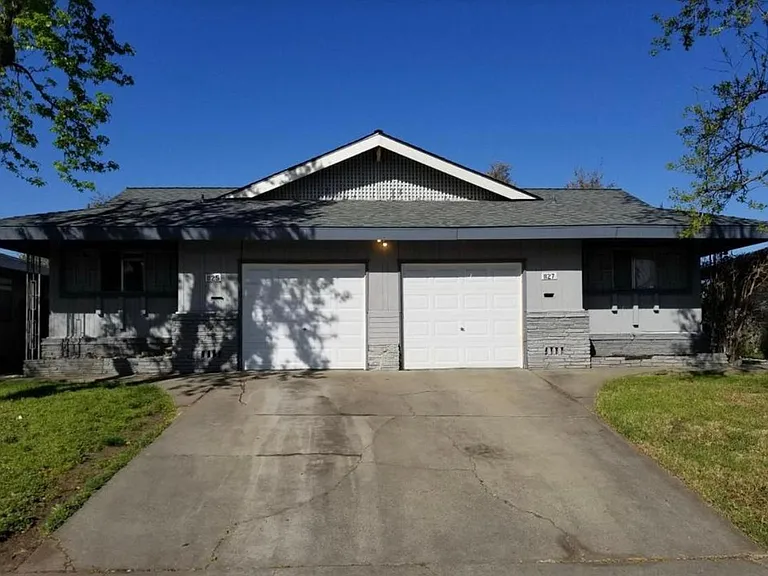1127 Wayland Ave — Photo 1