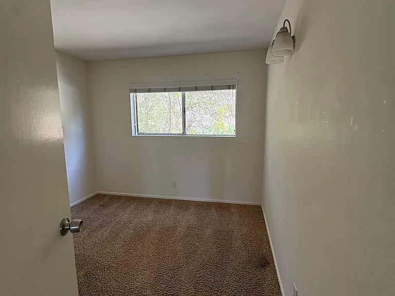 2161 Lillie Ave #5 — Photo 5