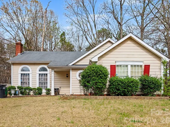 7925 Turquoise Dr, Charlotte, NC 28215