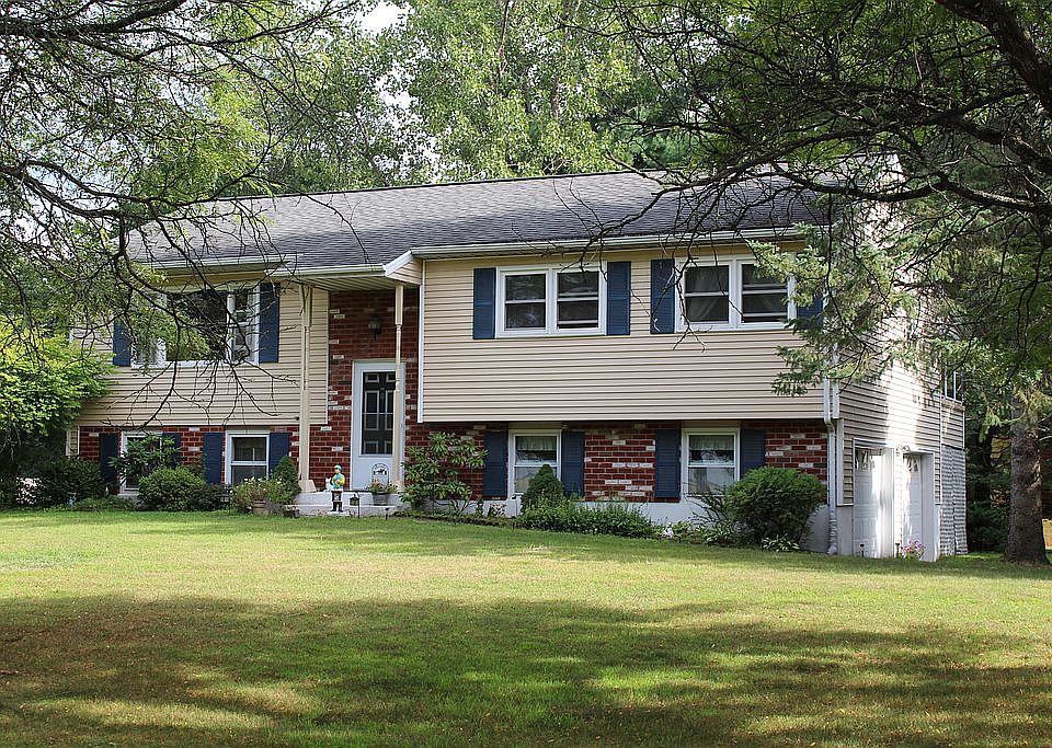 8 Bunker Hill Drive