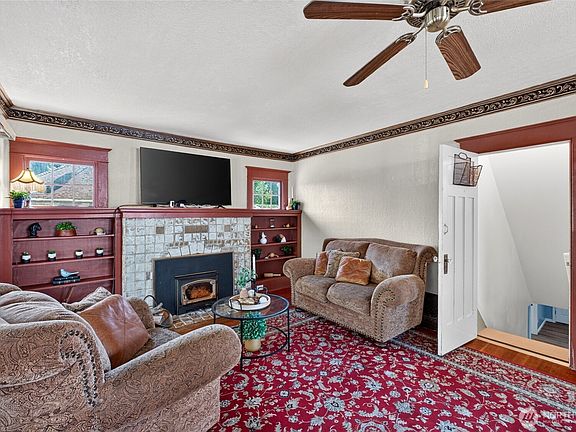 4th image of 1372 Marion Street