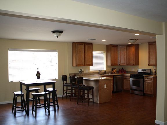 4th image of 2238 W San Miguel Ave