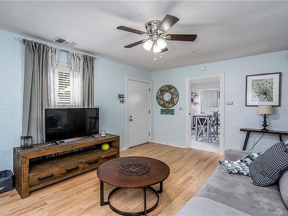 3rd image of 3517 Cleveland Ave