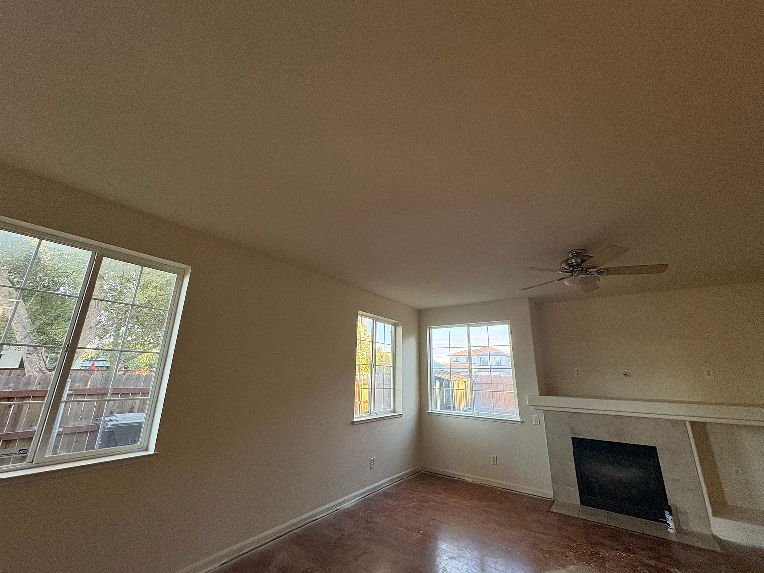 5175 McInnis Ln — Photo 2