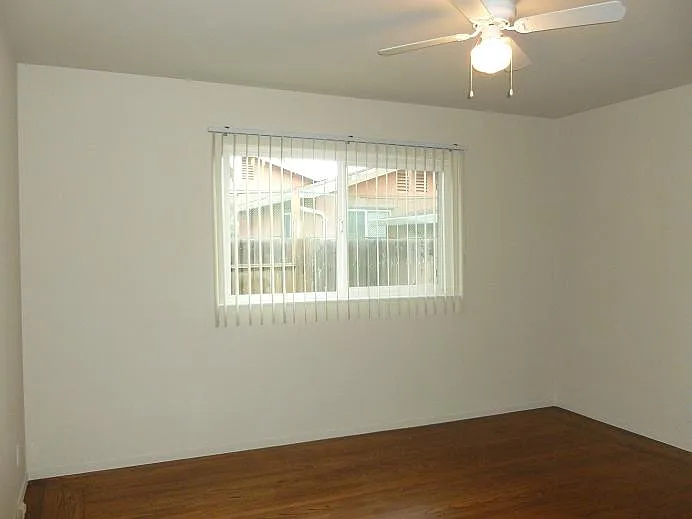 437 Central Ct — Photo 16