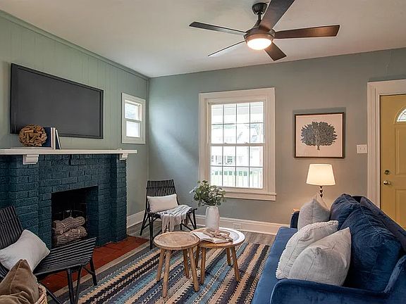 3rd image of 8432 Curzon Ave