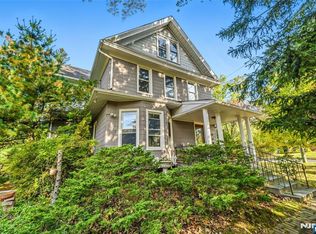 150 Tappan Rd, Harrington Park, NJ 07640