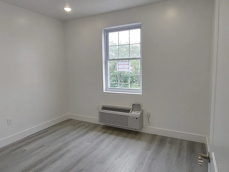 273 Oak St #302 — Photo 6