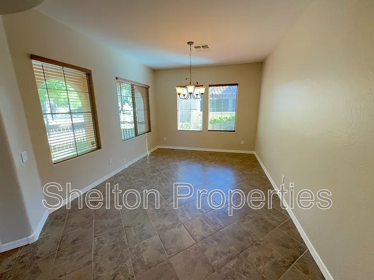 20877 W Court St — Photo 11