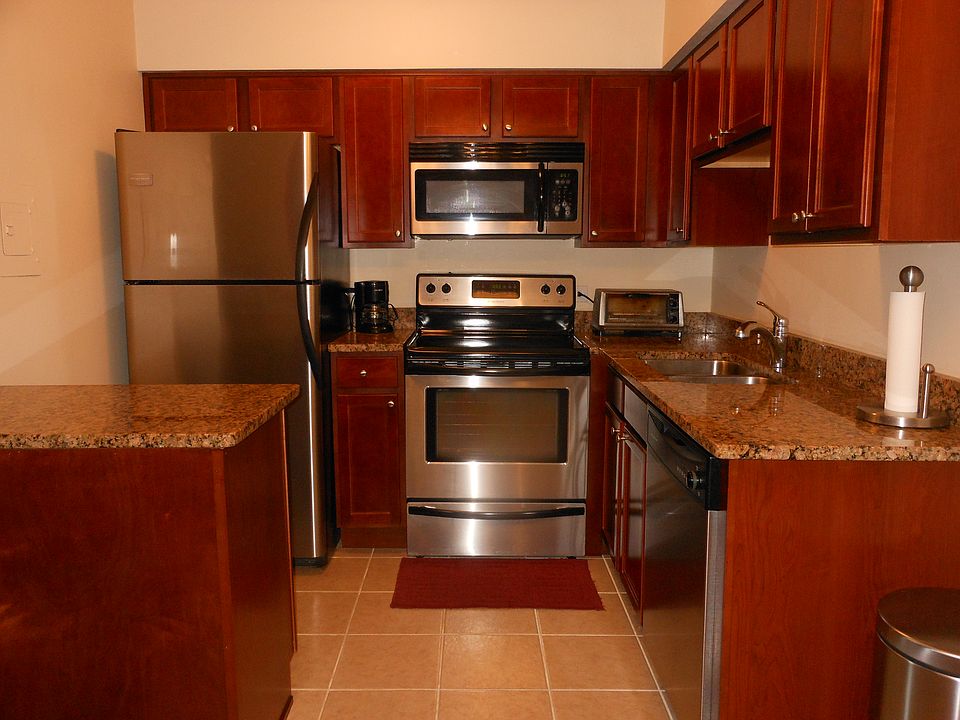 1st image of 560 Lawrence Ave APT 314