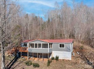 124 Cozy Cove Ln, Saluda, NC 28773