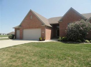 24960 Lake Winds Dr, Perrysburg, OH 43551