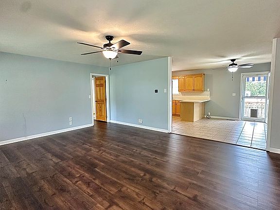 2nd image of 1137 Rosemount Rd