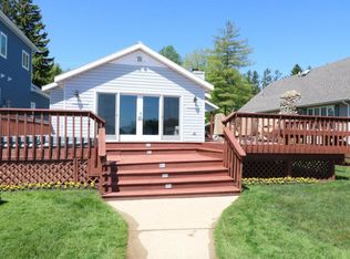 50443 W Lakeshore Dr, Dowagiac, MI 49047