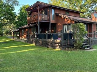 2095 N 2085th St, Saint Elmo, IL 62458